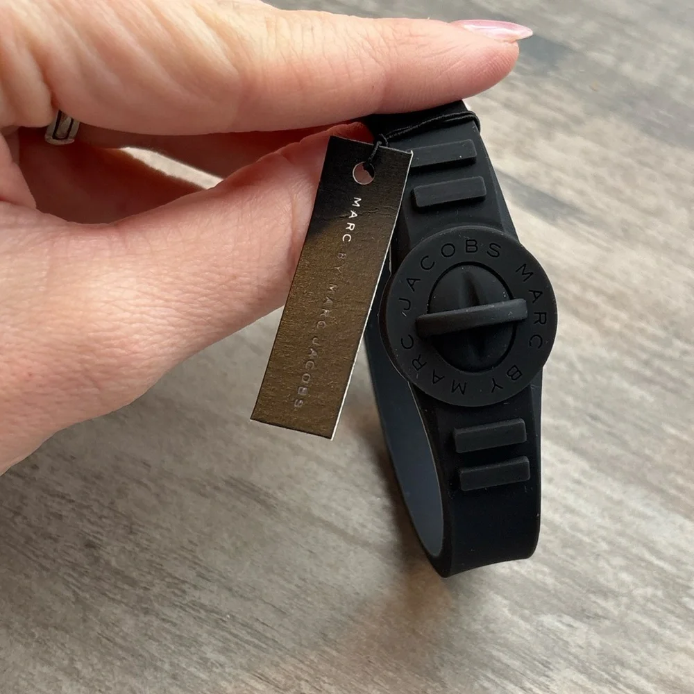 Black Silicone Adjustable Wearable Band